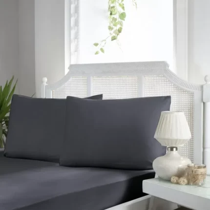 Сатинове простирадло на резинці з наволочками First Choice Dark Grey